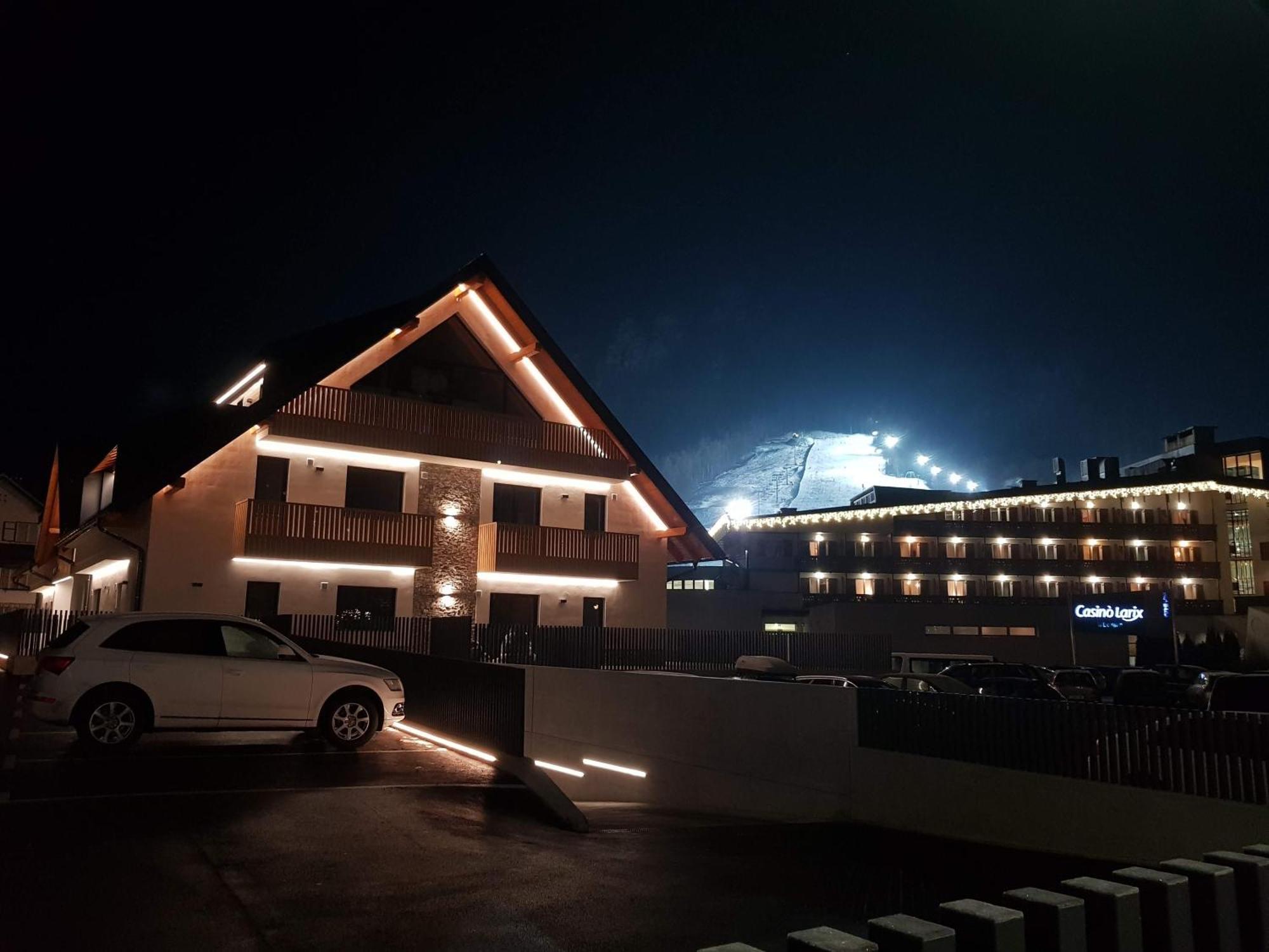 Vila Mojca Apartments Jasna & Jelka Кранска гора Екстериор снимка