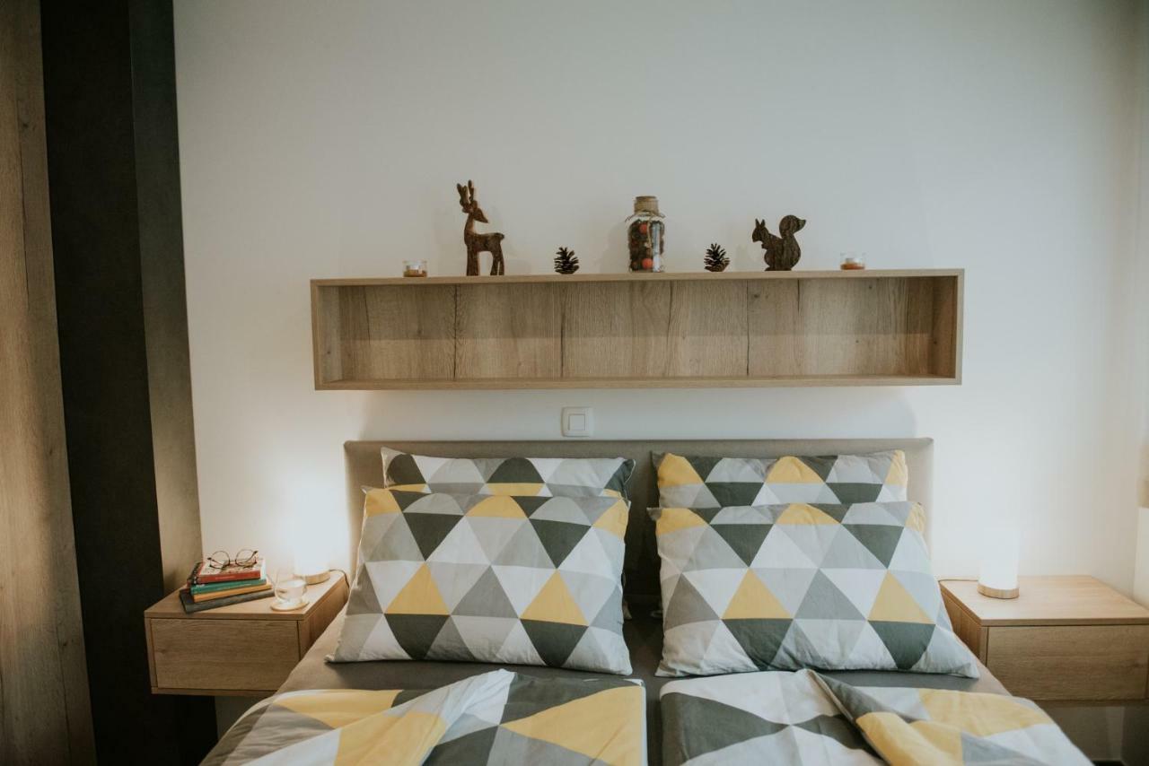 Vila Mojca Apartments Jasna & Jelka Кранска гора Екстериор снимка