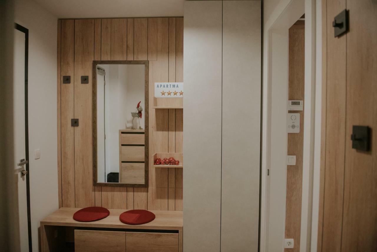 Vila Mojca Apartments Jasna & Jelka Кранска гора Екстериор снимка