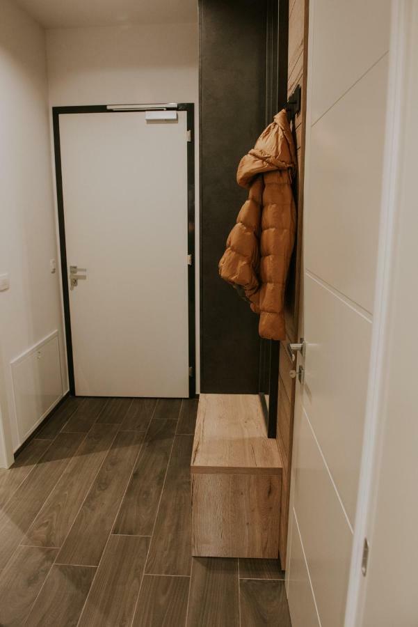 Vila Mojca Apartments Jasna & Jelka Кранска гора Екстериор снимка
