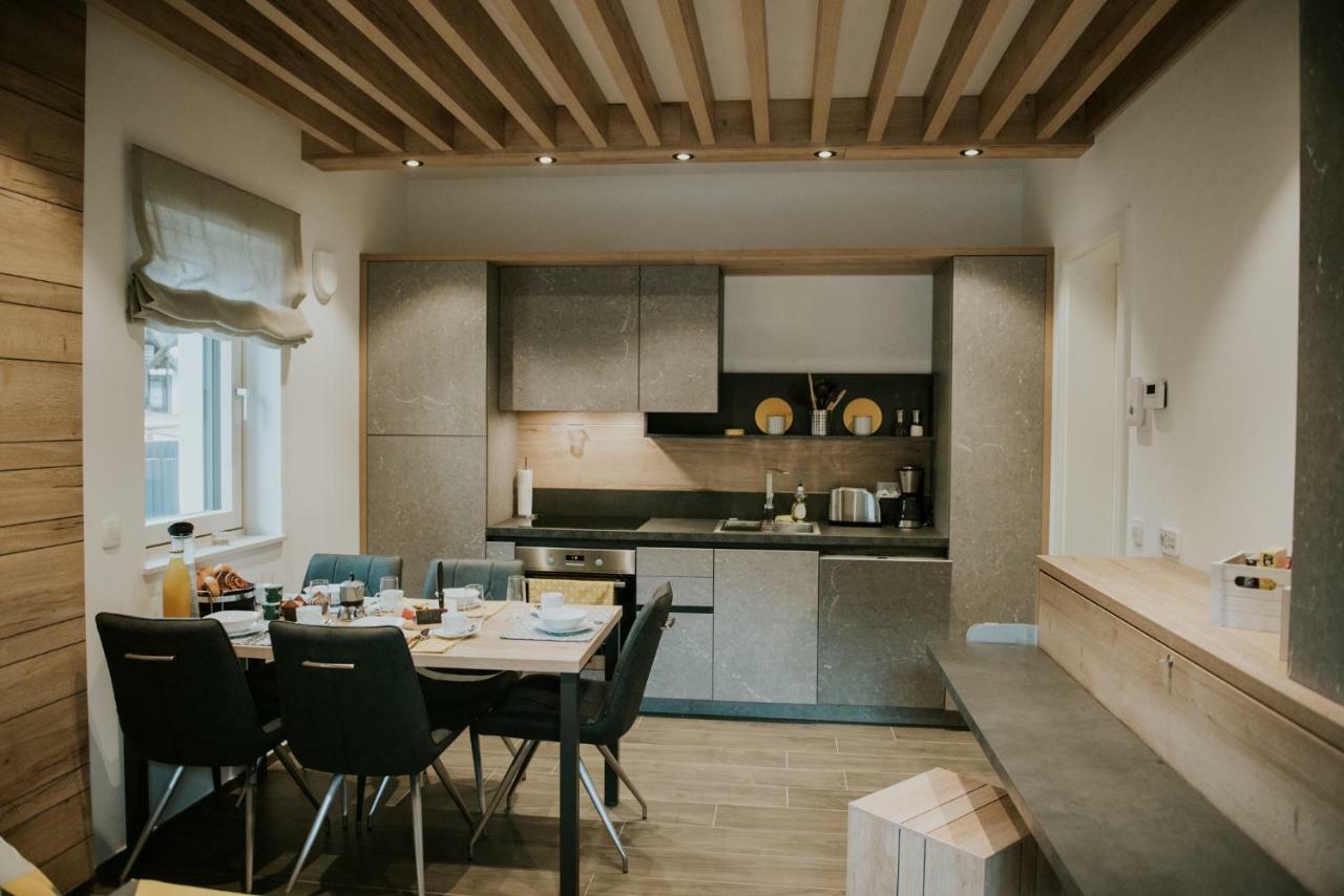 Vila Mojca Apartments Jasna & Jelka Кранска гора Екстериор снимка